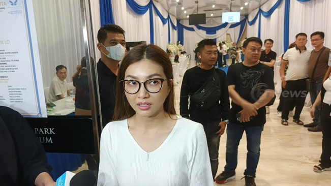 Sarwendah ditemui di rumah duka Grand Heaven Pluit, Jakarta Utara, Sabtu (19/7/2025). [Foto: FTNews.co.id/Selvianus Kopong Basar]